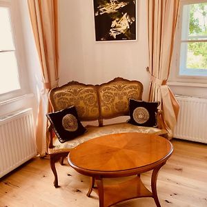 Deluxe Studio